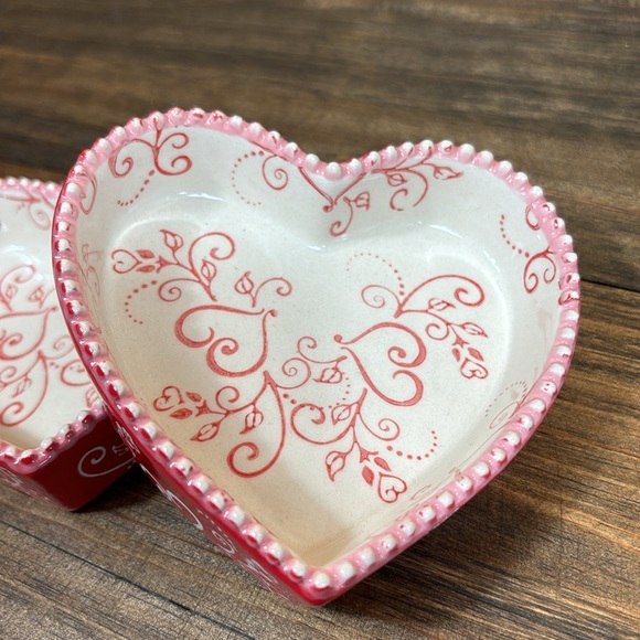 Temp-tations Set of 2, 4 Ounce Dishes. Floral Lace Design. Red/White. 4.5"x5" - Picture 4 of 9